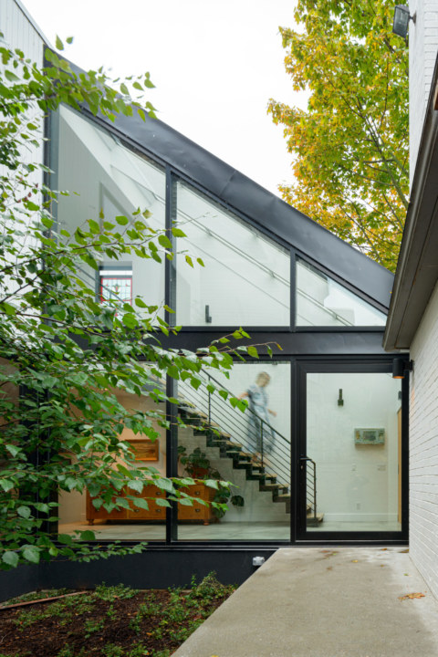 BeachHouse_blackLAB cover (001 of 020)